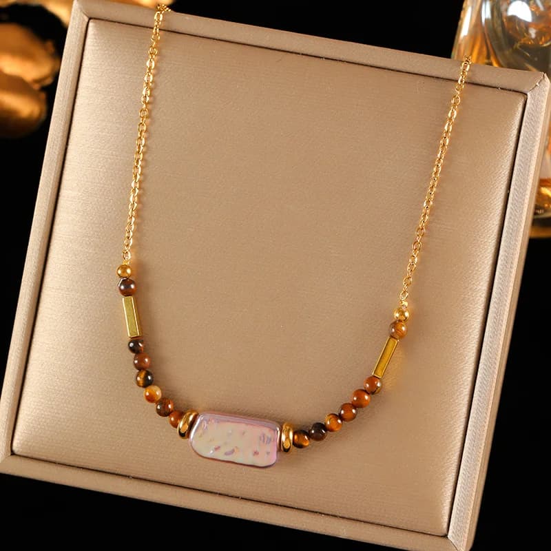 Vintage Brown Stone Pendant Necklace