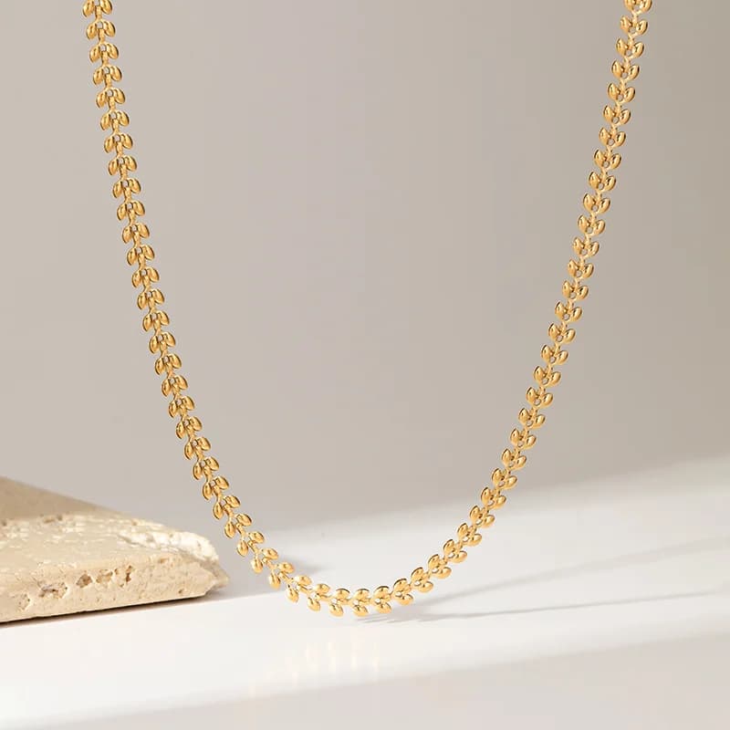 Kviečių žiedų vėrinys, tekstūra padengta 18K auksu