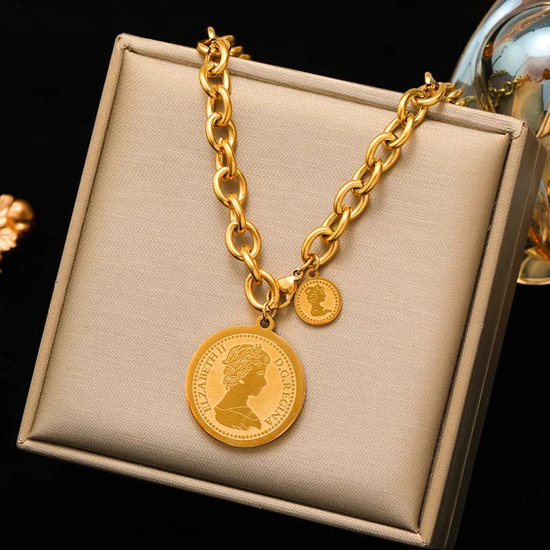 Heart Pendant Statement Collar Necklace, Gold